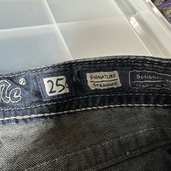 Miss Me Size 25 inseam 32 - Picture 2 of 6